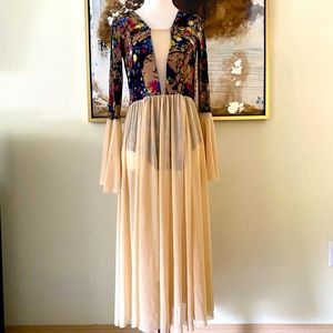 Reverence performance dance apparel peasant dress adult medium flared sleeves EC